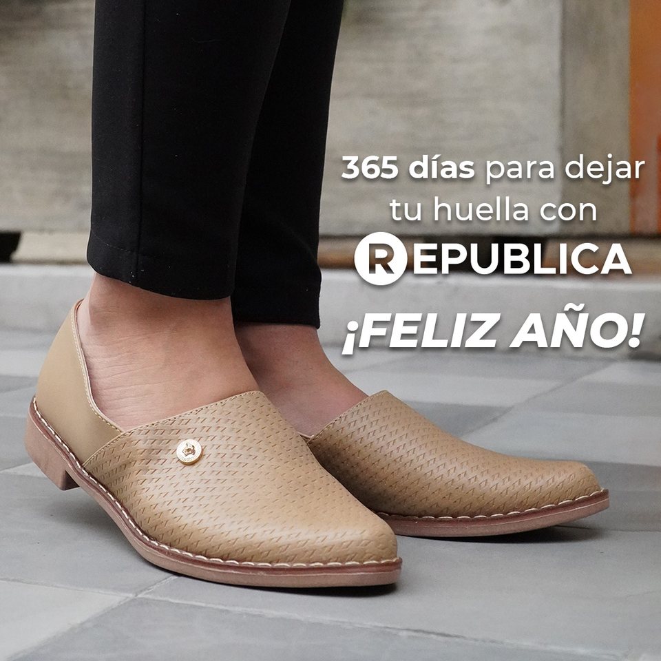 365 días para dejar tu huella con la marca: el logotipo cierra el párrafo y arrastra el salto de línea