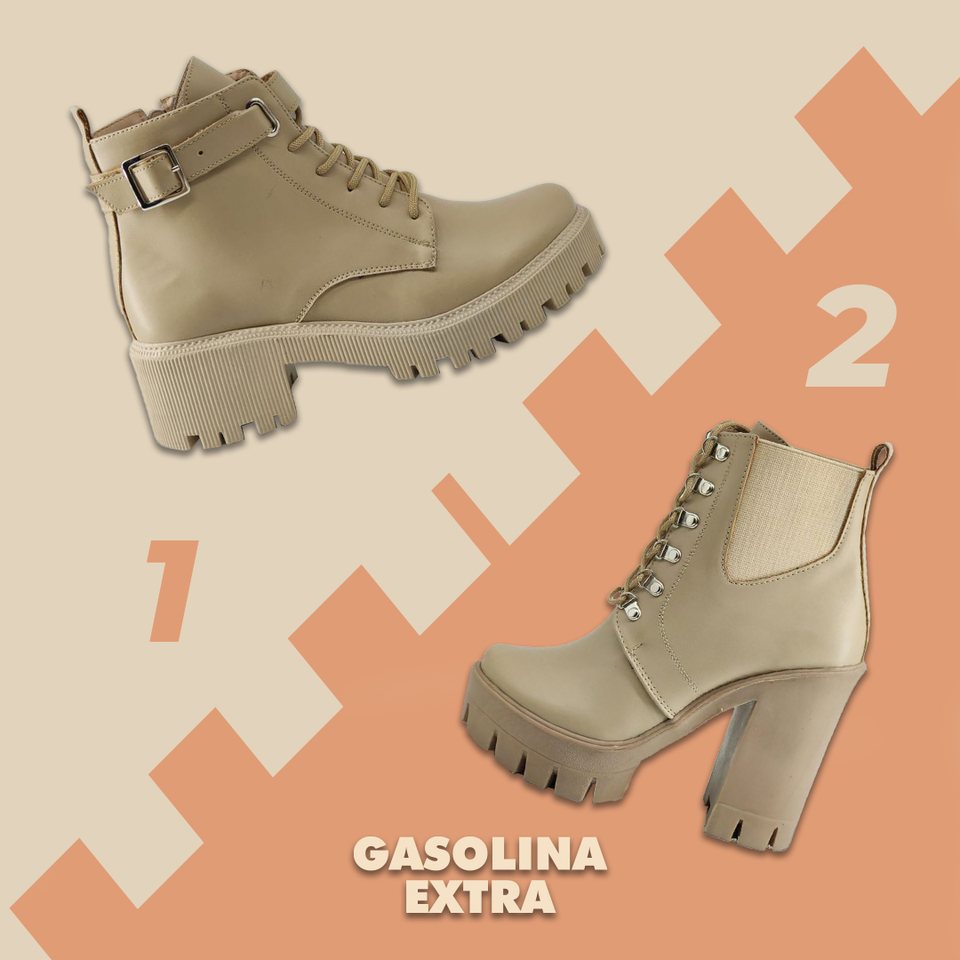 Dos botines numerados uno y dos sobre una escalera de bloques naranjas